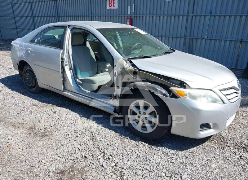 2011 Toyota CAMRY фото