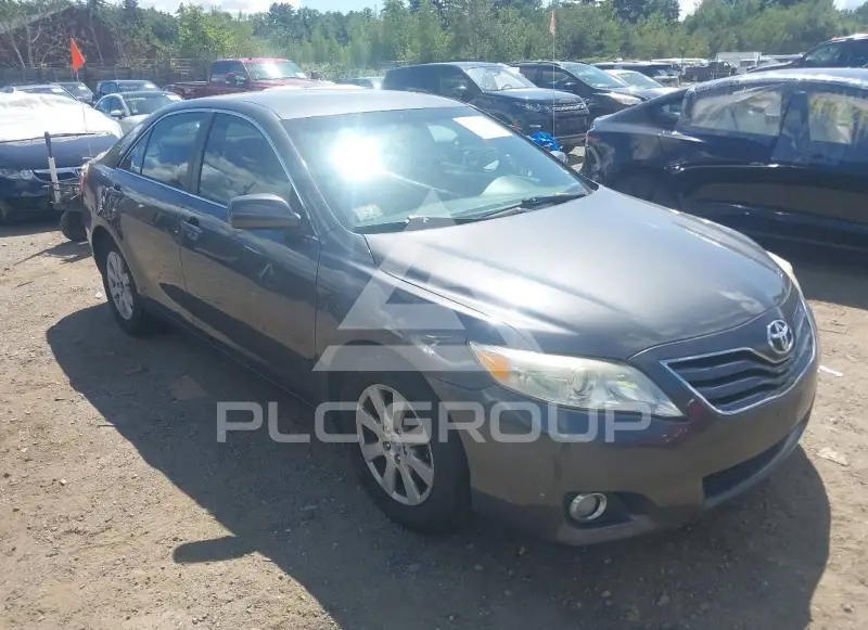 2011 Toyota CAMRY photo