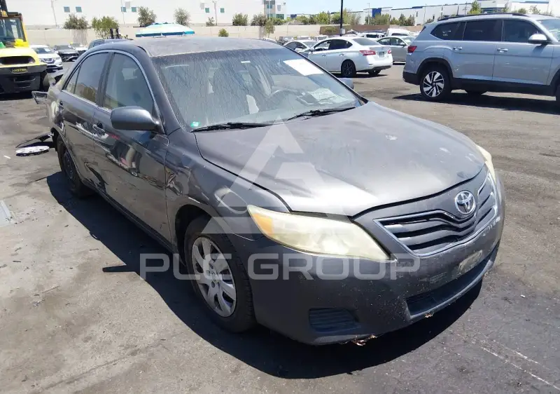 2011 Toyota CAMRY photo