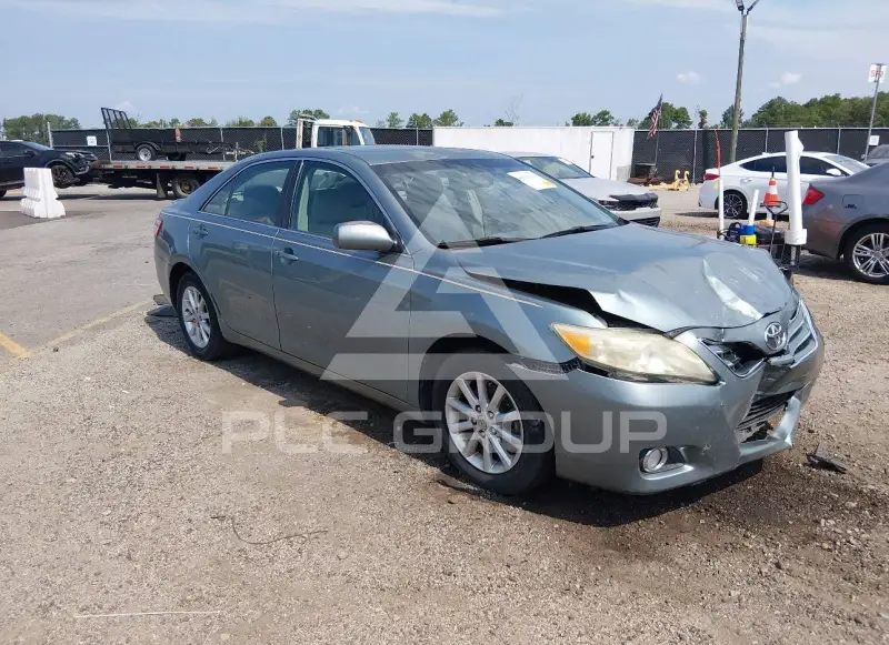 2011 Toyota CAMRY фото