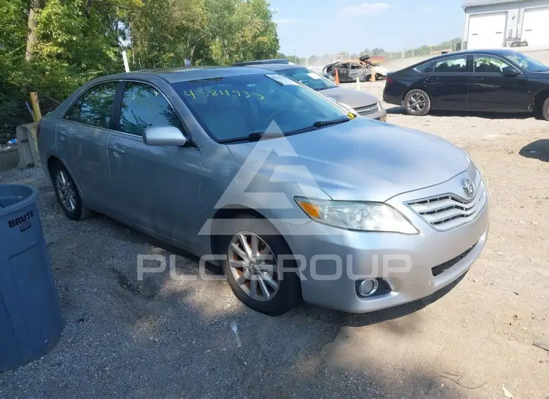 2011 Toyota CAMRY фото