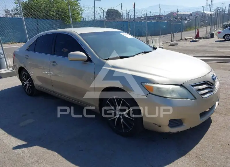 2011 Toyota CAMRY фото