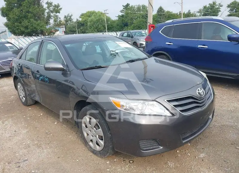 2011 Toyota CAMRY фото
