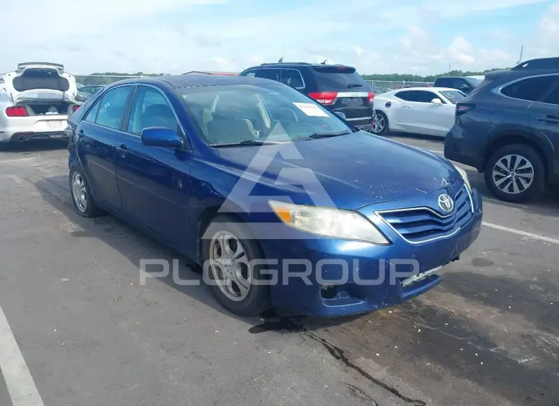2011 Toyota CAMRY photo