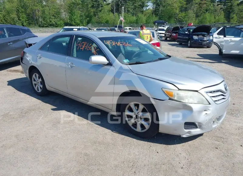 2011 Toyota CAMRY фото