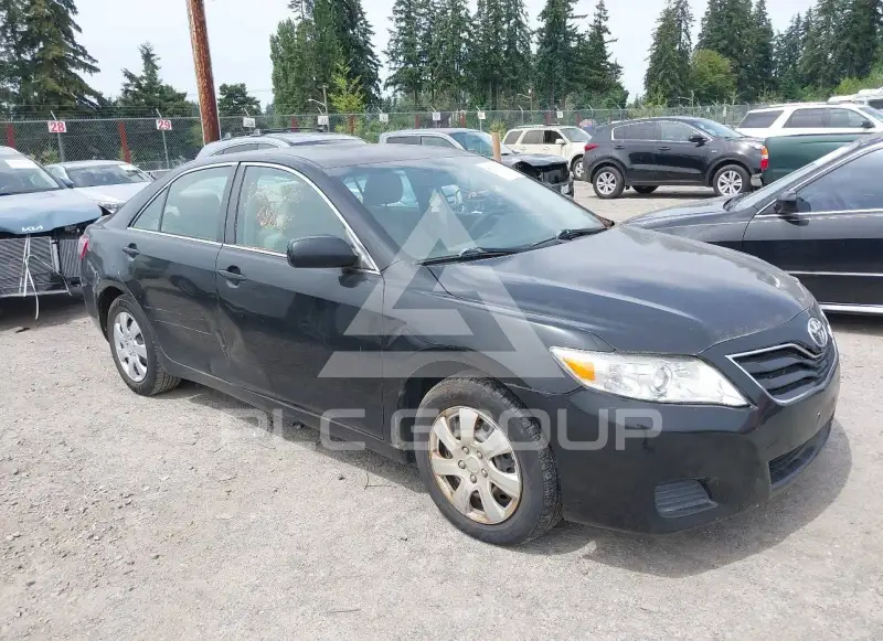 2011 Toyota CAMRY фото