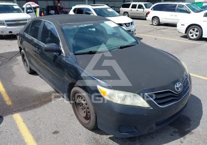 2011 Toyota CAMRY photo