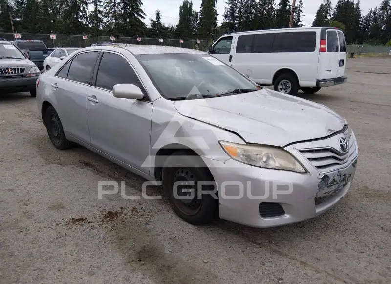2011 Toyota CAMRY фото