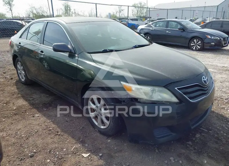 2011 Toyota CAMRY photo