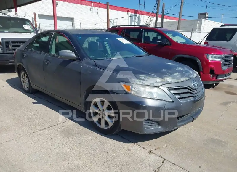 2011 Toyota CAMRY фото