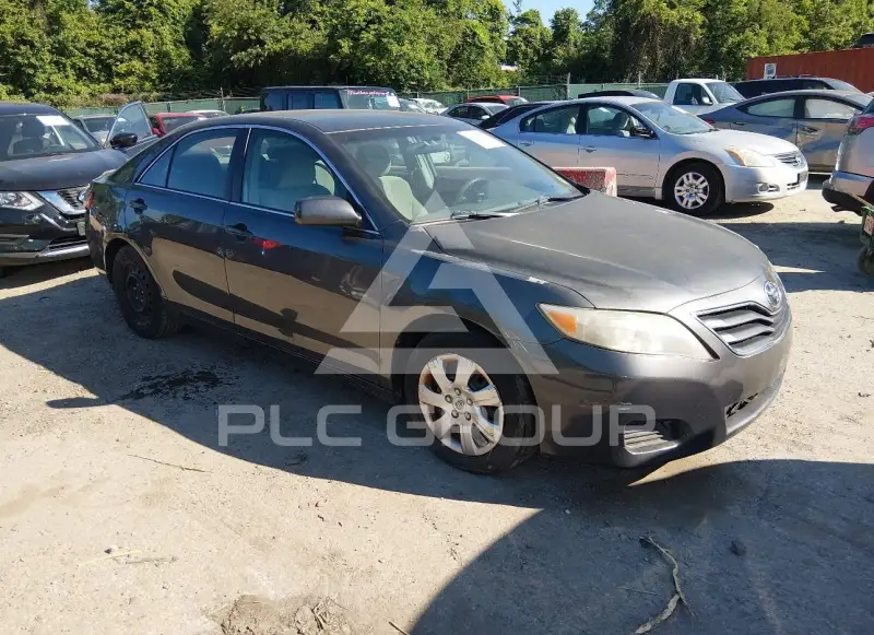 2011 Toyota CAMRY фото