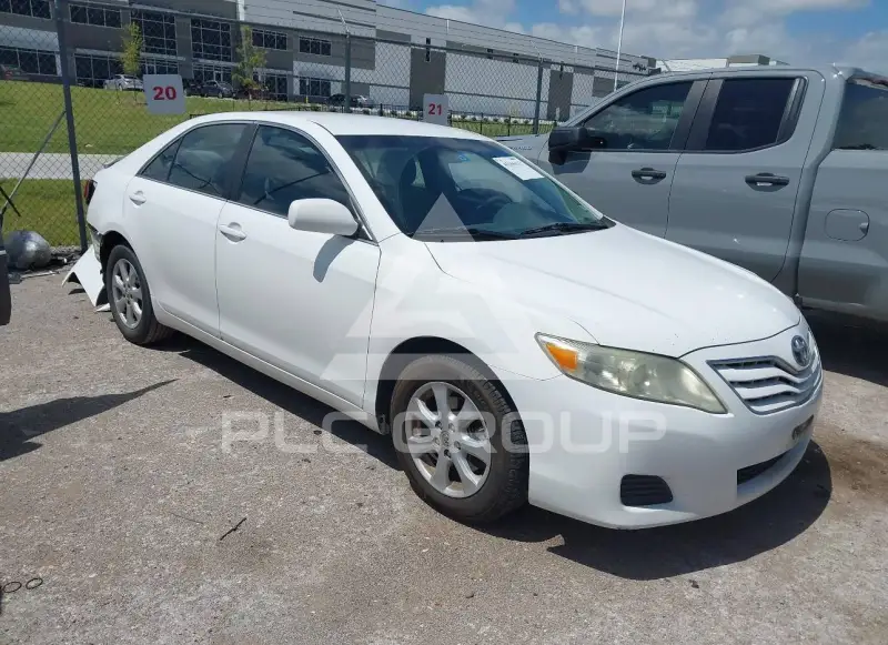 2011 Toyota CAMRY photo