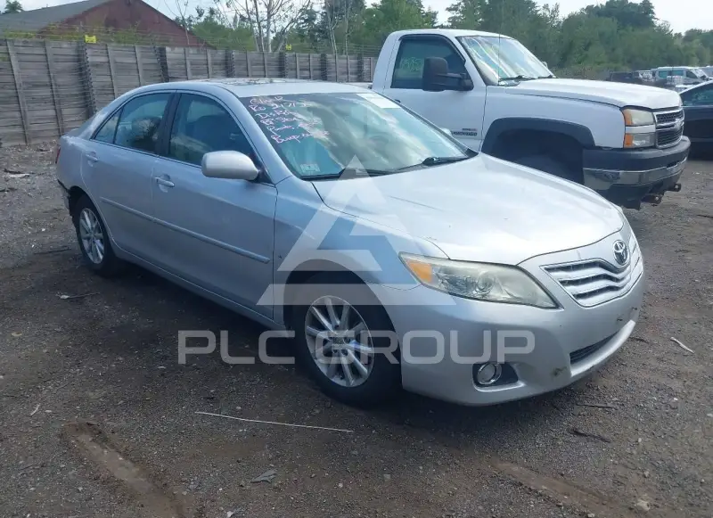 2011 Toyota CAMRY фото