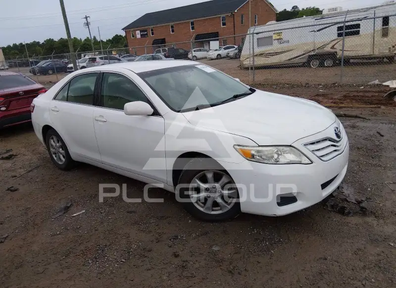 2011 Toyota CAMRY фото