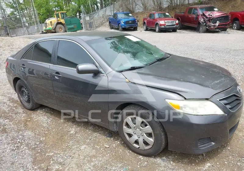 2011 Toyota CAMRY фото