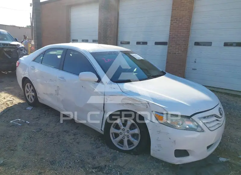 2011 Toyota CAMRY фото