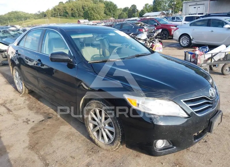 2011 Toyota CAMRY фото