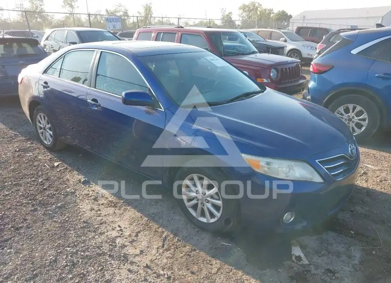 2011 Toyota CAMRY фото