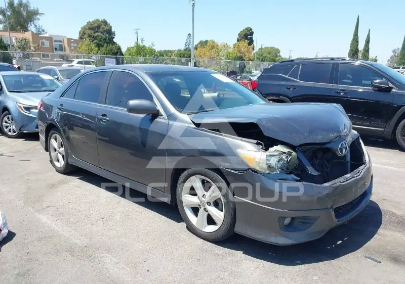 2011 Toyota CAMRY фото