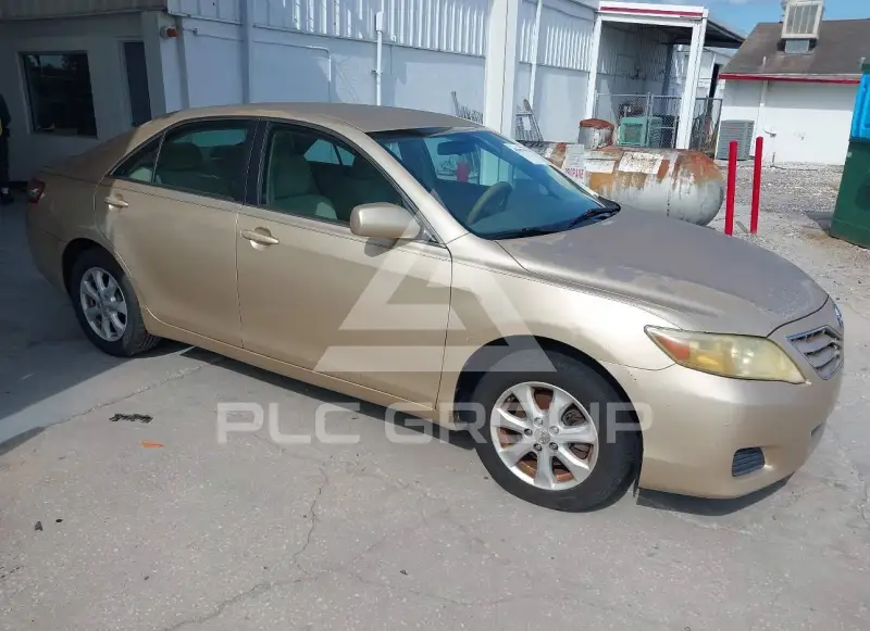 2011 Toyota CAMRY фото