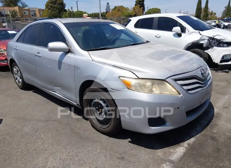 2011 Toyota CAMRY фото