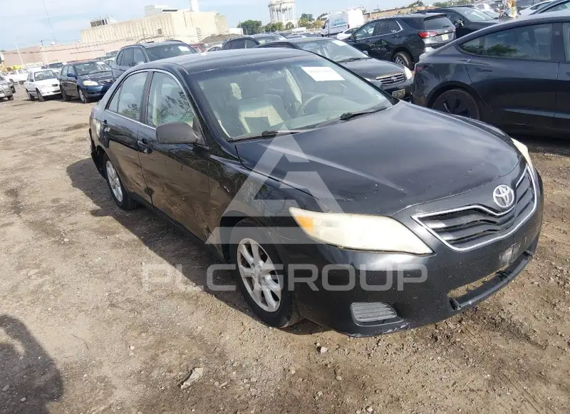2011 Toyota CAMRY фото