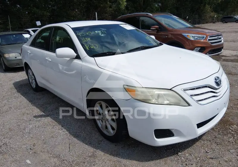 2011 Toyota CAMRY фото