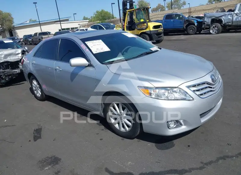 2011 Toyota CAMRY фото