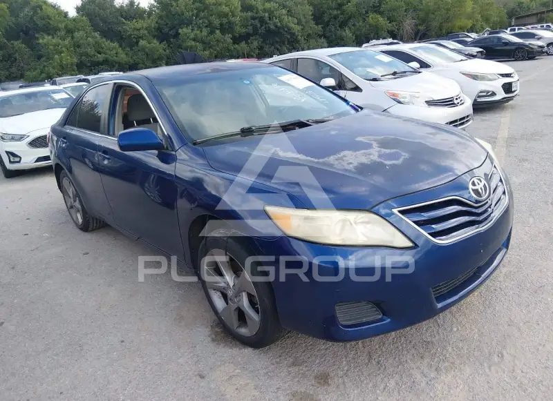 2011 Toyota CAMRY photo