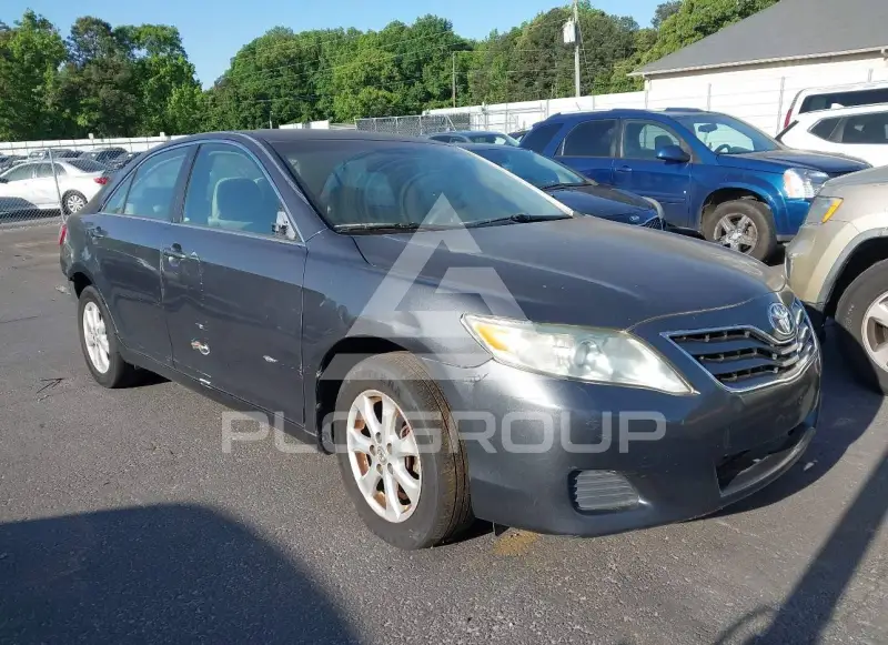 2011 Toyota CAMRY фото