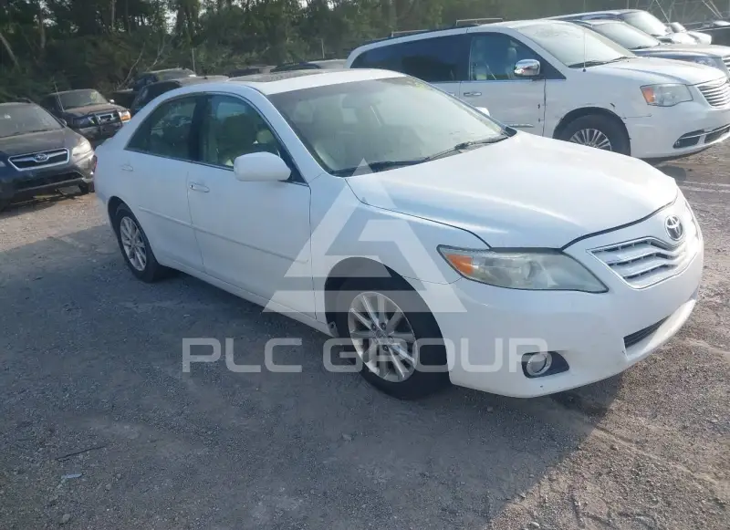 2011 Toyota CAMRY photo