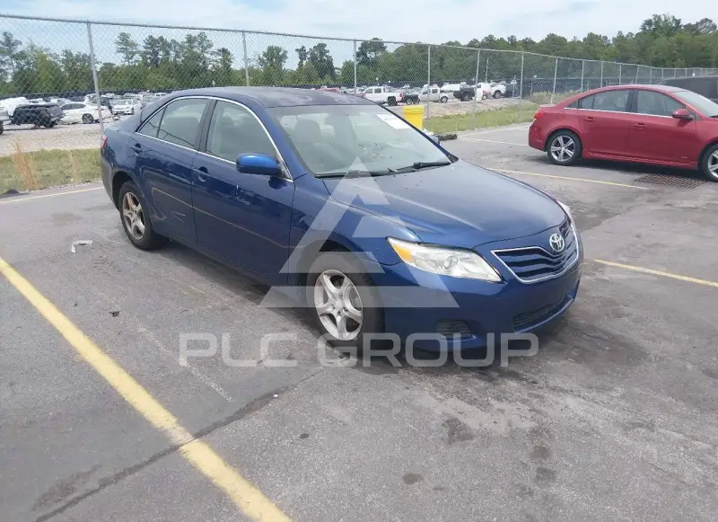 2011 Toyota CAMRY фото
