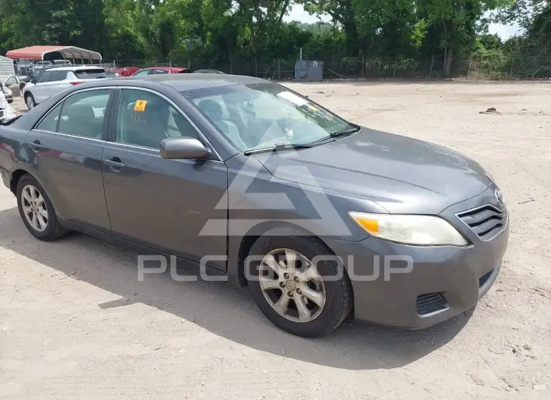 2011 Toyota CAMRY фото