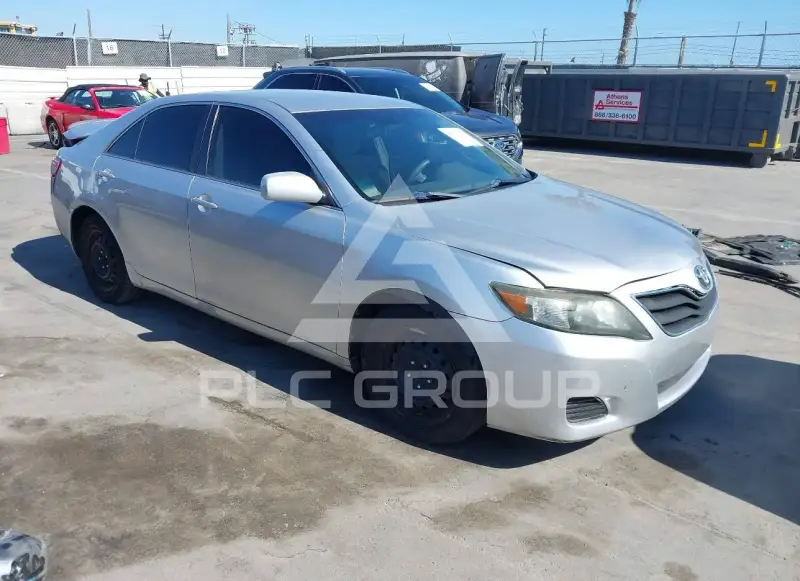 2011 Toyota CAMRY фото