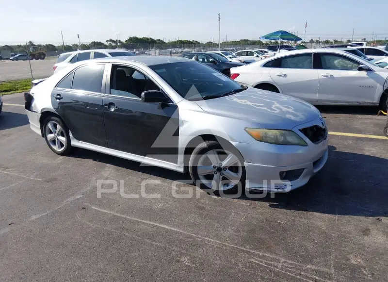 2011 Toyota CAMRY фото