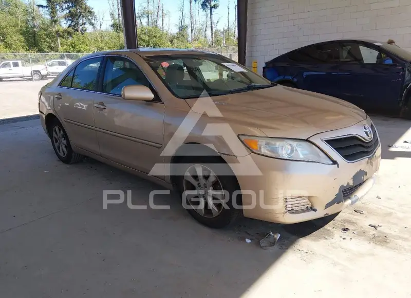 2011 Toyota CAMRY фото