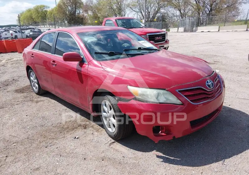2011 Toyota CAMRY фото