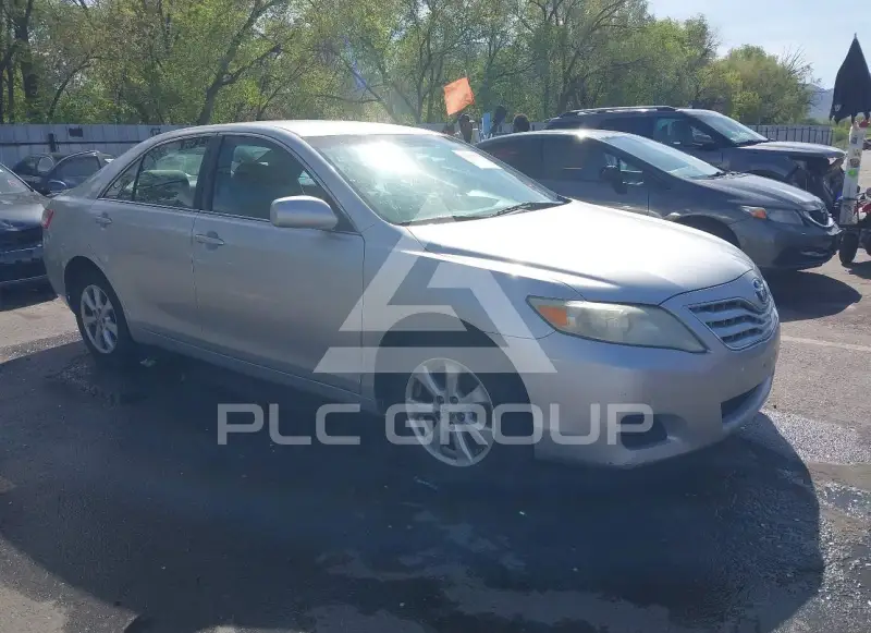 2011 Toyota CAMRY фото
