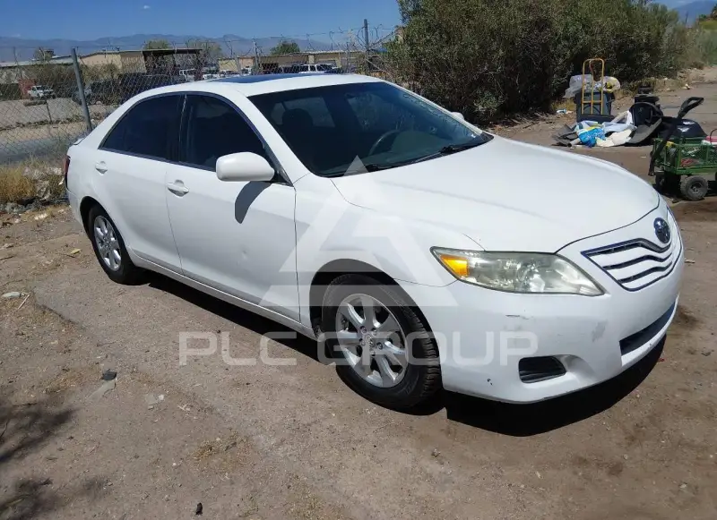 2011 Toyota CAMRY фото