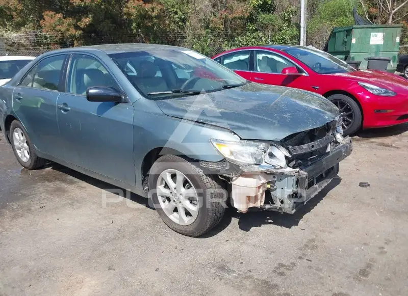 2011 Toyota CAMRY фото