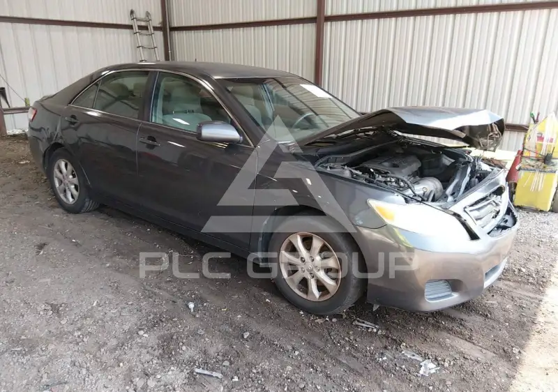 2011 Toyota CAMRY фото