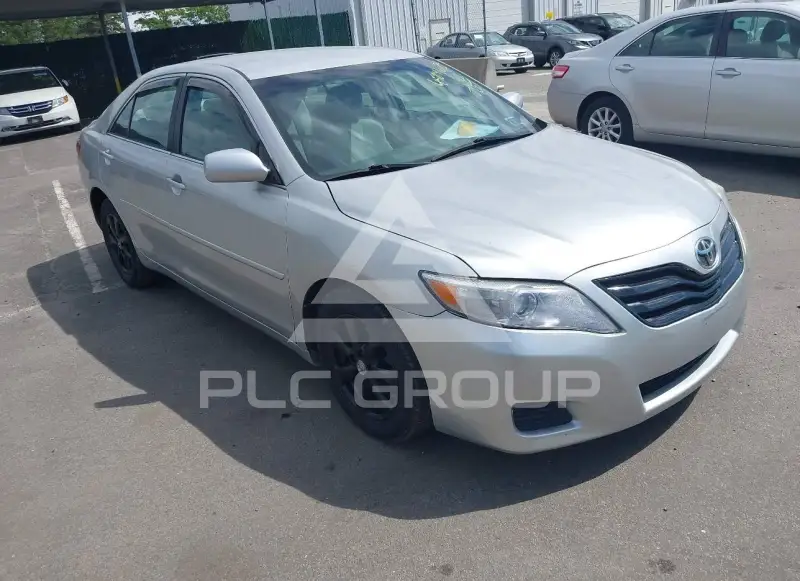 2011 Toyota CAMRY фото