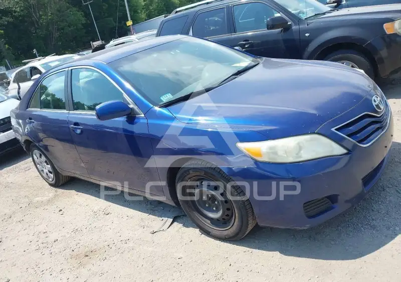 2011 Toyota CAMRY фото