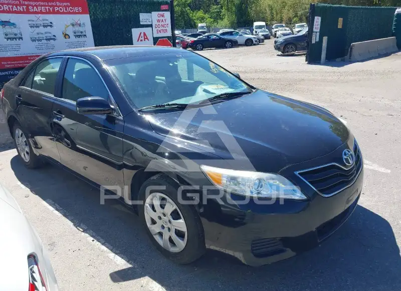 2011 Toyota CAMRY фото