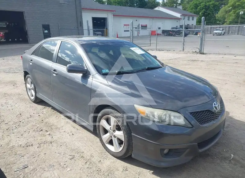 2011 Toyota CAMRY photo