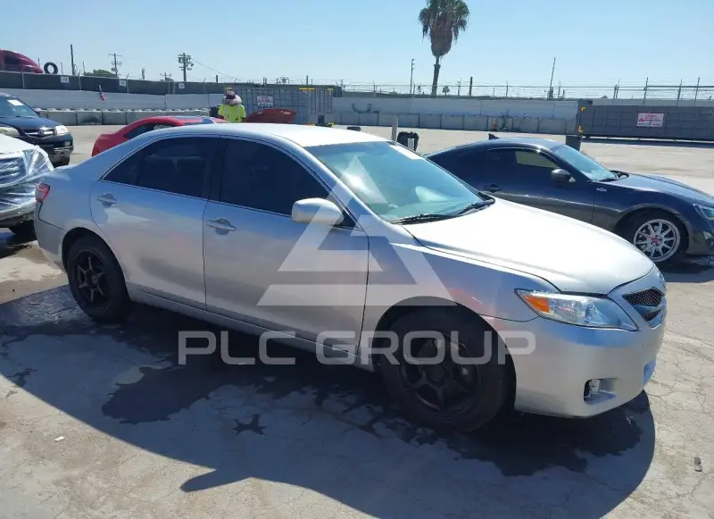 2011 Toyota CAMRY фото