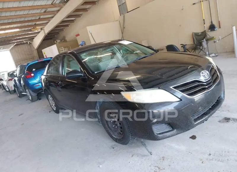2011 Toyota CAMRY фото