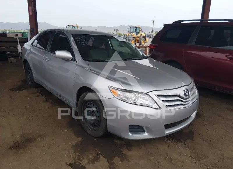 2011 Toyota CAMRY фото