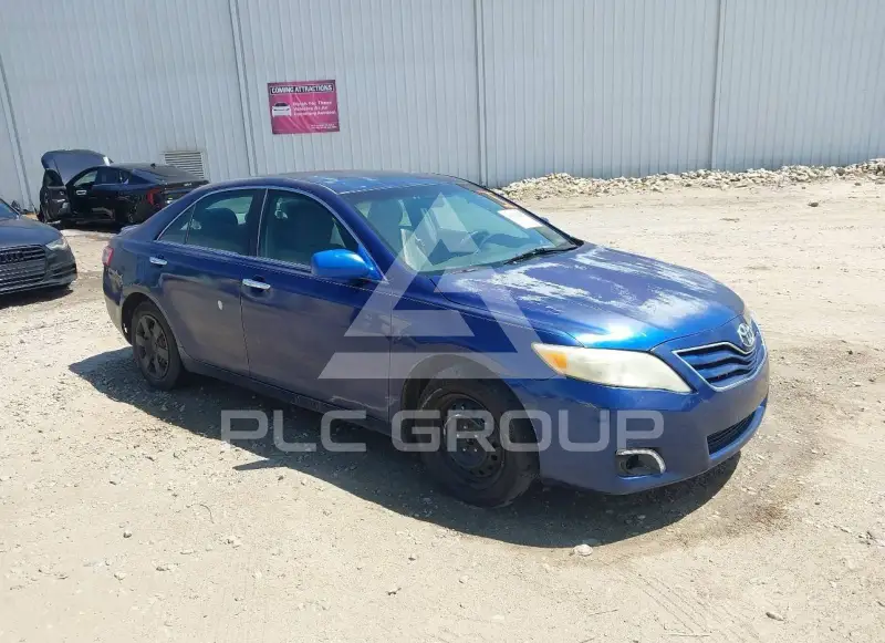 2011 Toyota CAMRY фото
