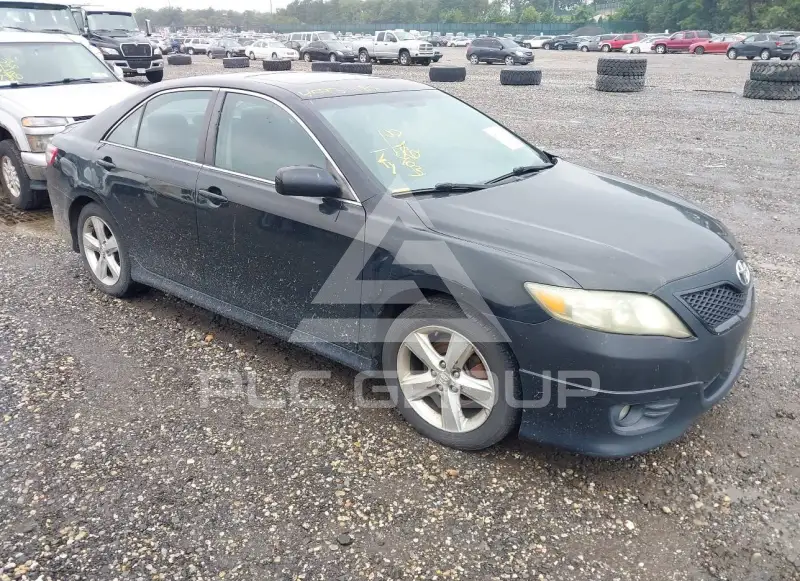 2011 Toyota CAMRY photo